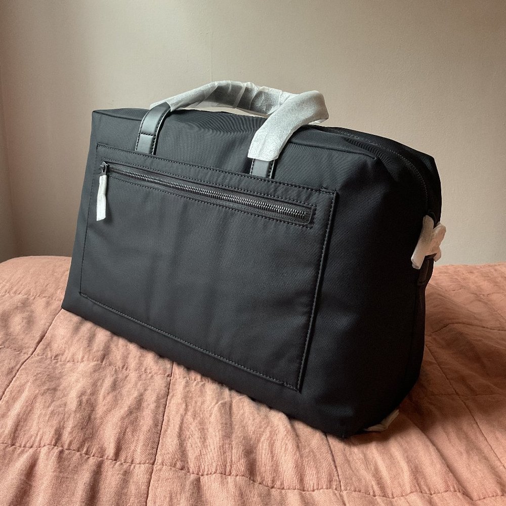 AWAY luggage The Everywhere Bag in black brand new in box Retail $195